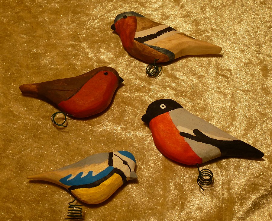geschnitztes Vogelset